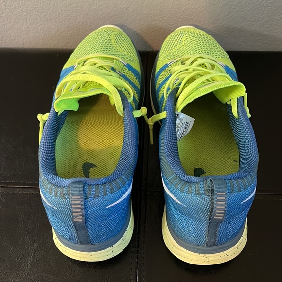 Size 9 Men’s Nike Flyknit Lunar 2 Volt Blue - Picture 4 of 6